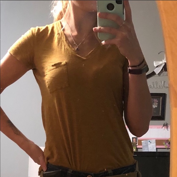 Madewell | Mustard V-Neck Pocket Tee - Picture 4 of 6